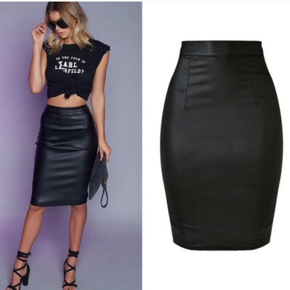 Faux Leather Skirt fits a S/M